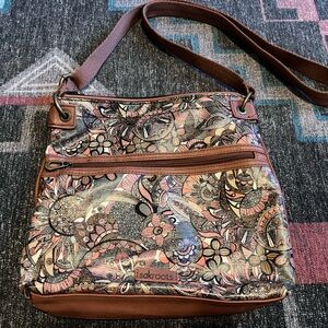 Sakroots Artist Circle Flat Crossbody, Sienna Spirit Desert Floral